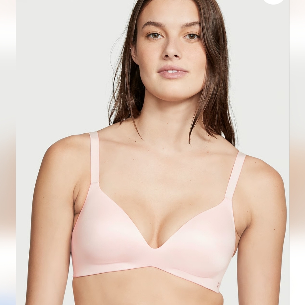 New Victoria Secret Infinity Flex Lightly Lined Wireless Plunge Bra